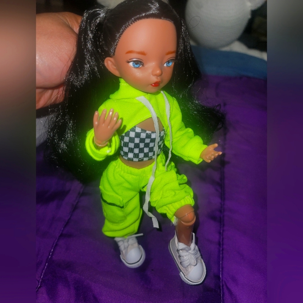 Articulated doll pretty good condition